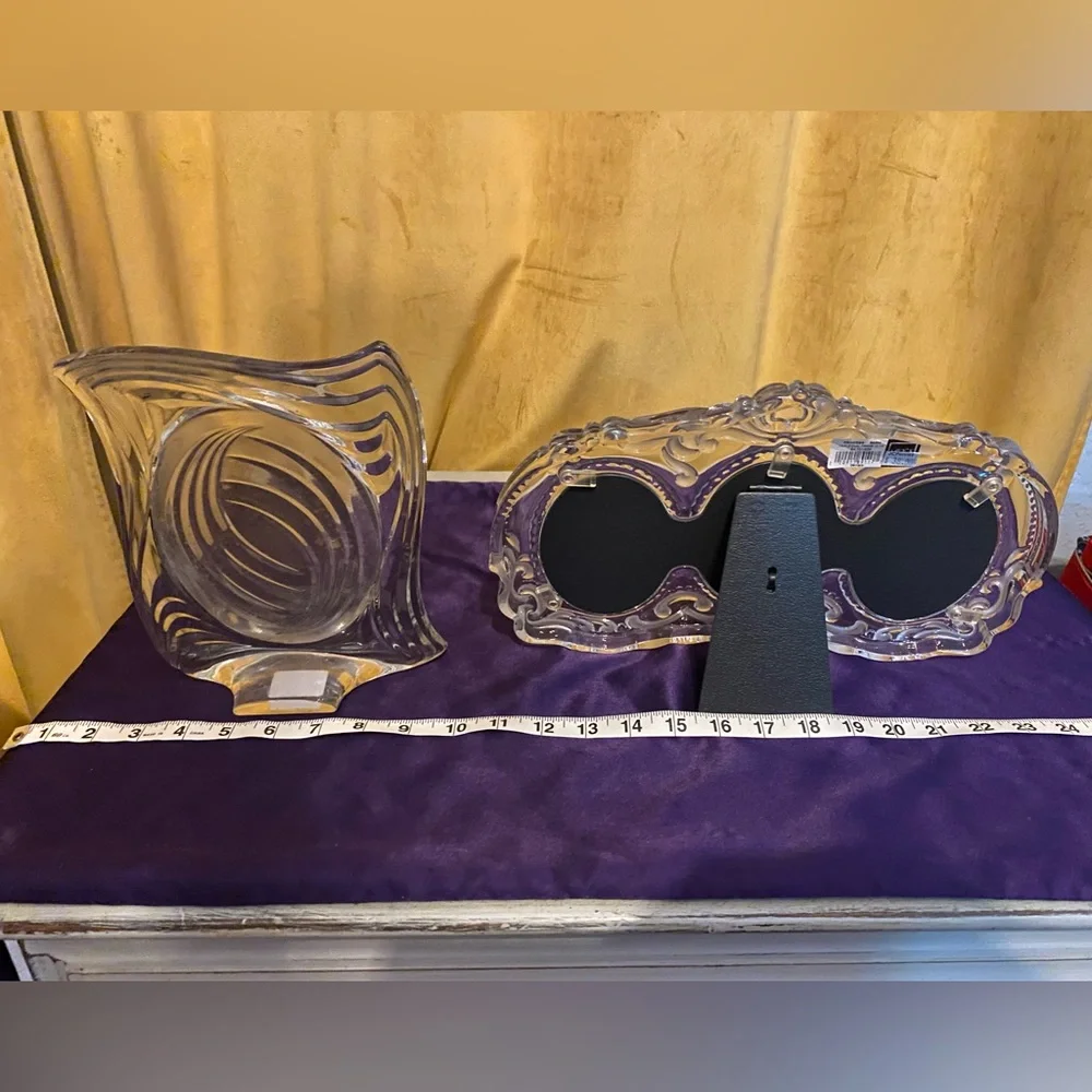 2 Elegant Mikasa Vintage picture frames PERFECT No cracks chips or flaws 😍😍😍 - Picture 3 of 11